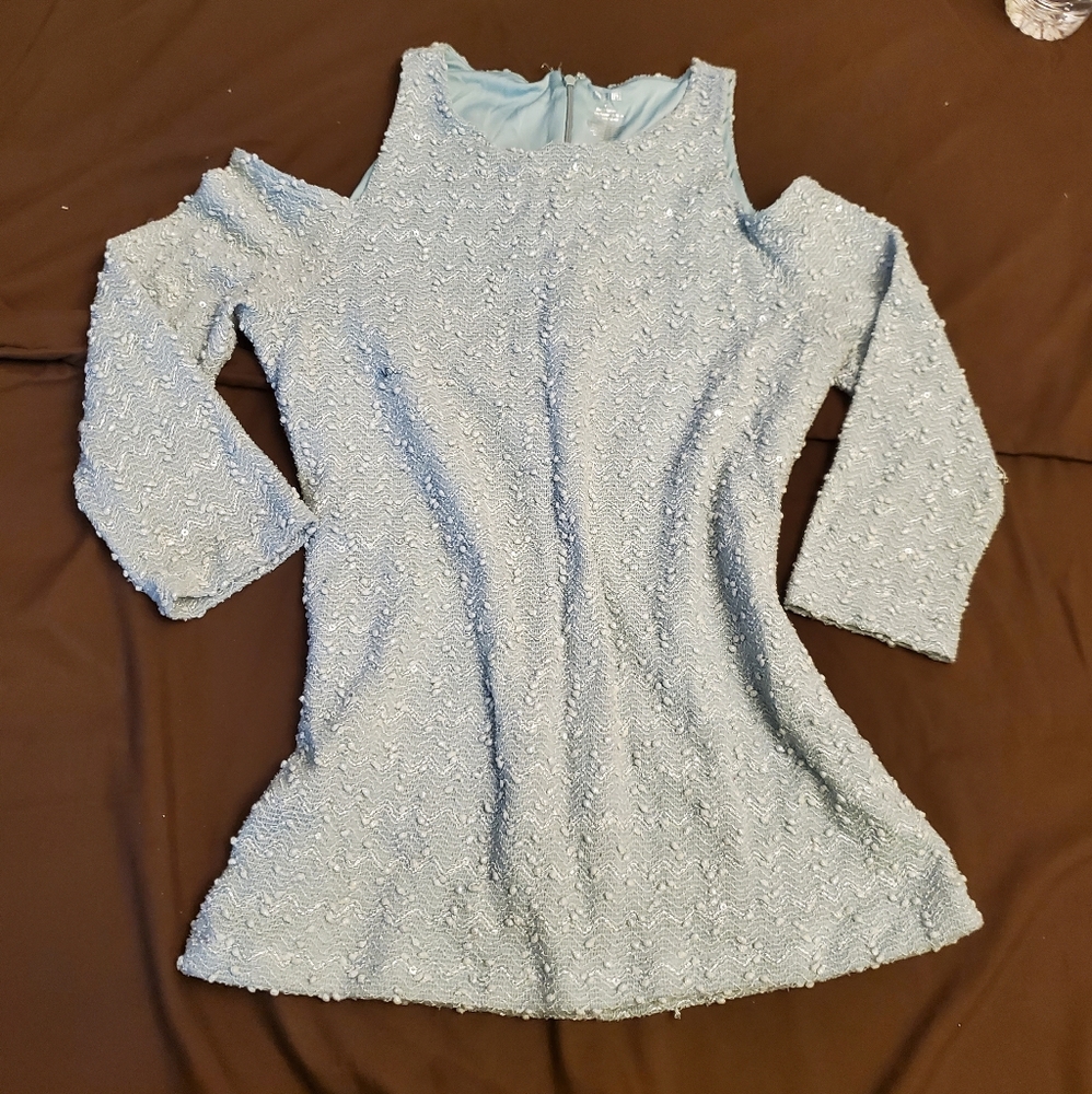 Cold shoulder sweater ✨